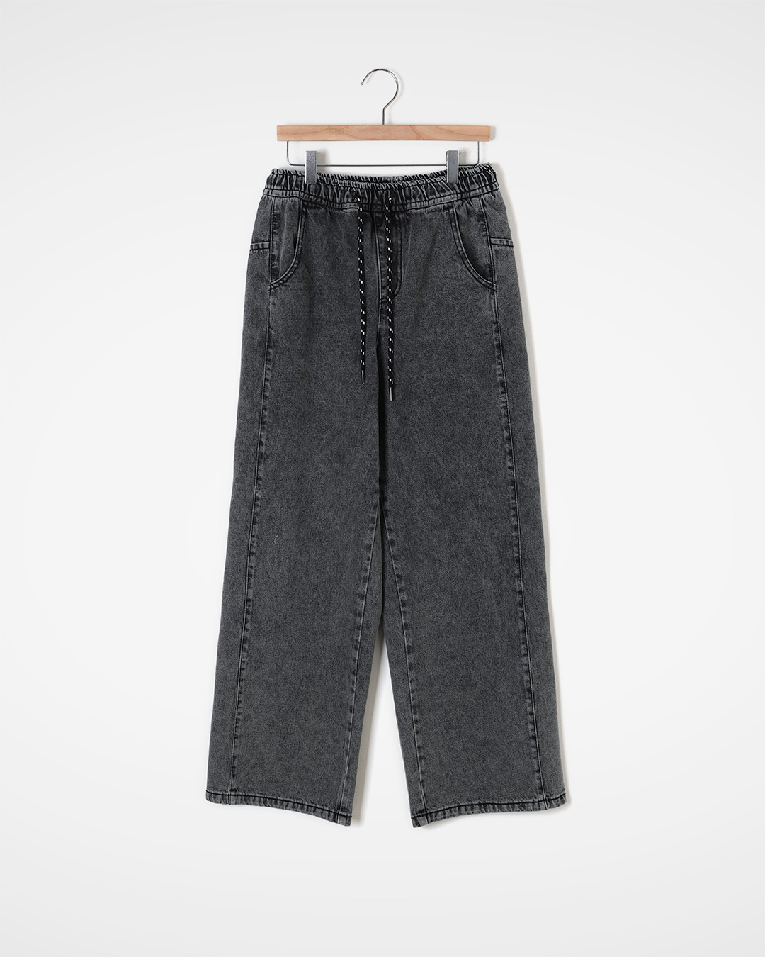 I don't like clothes that are too loose<br> washed cotton banding wide denim