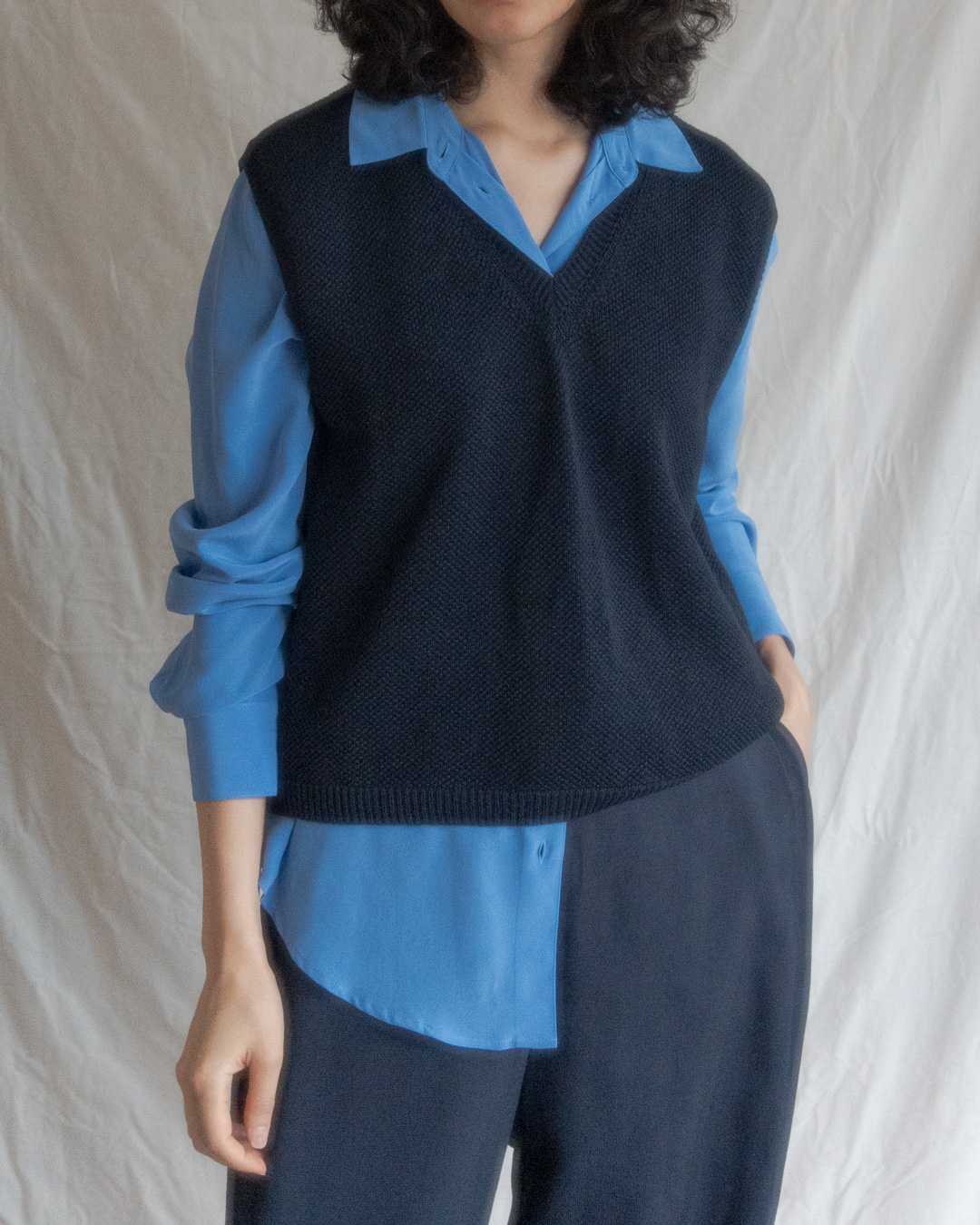 군살 잠시만요!<br> V-neck Knit Vest