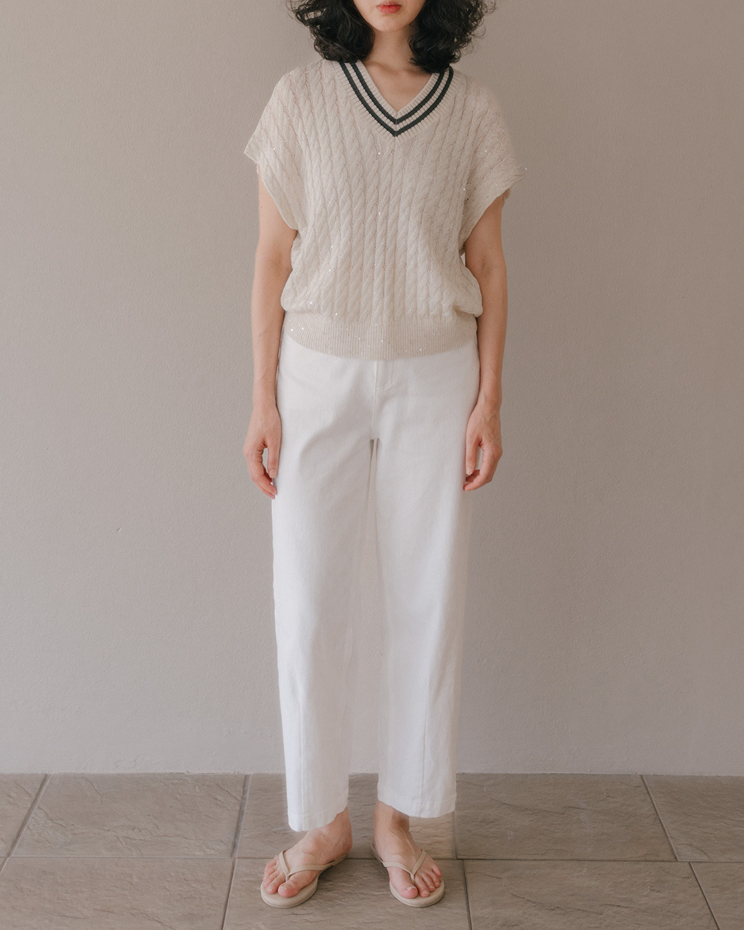 Classic but a little more modern<br> Italian cotton tapered pants
