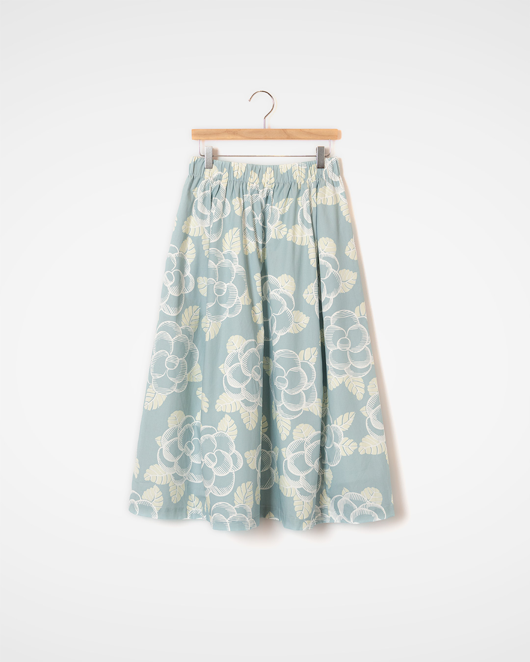 A single outfit that sets the mood<br> camellia print cotton skirt