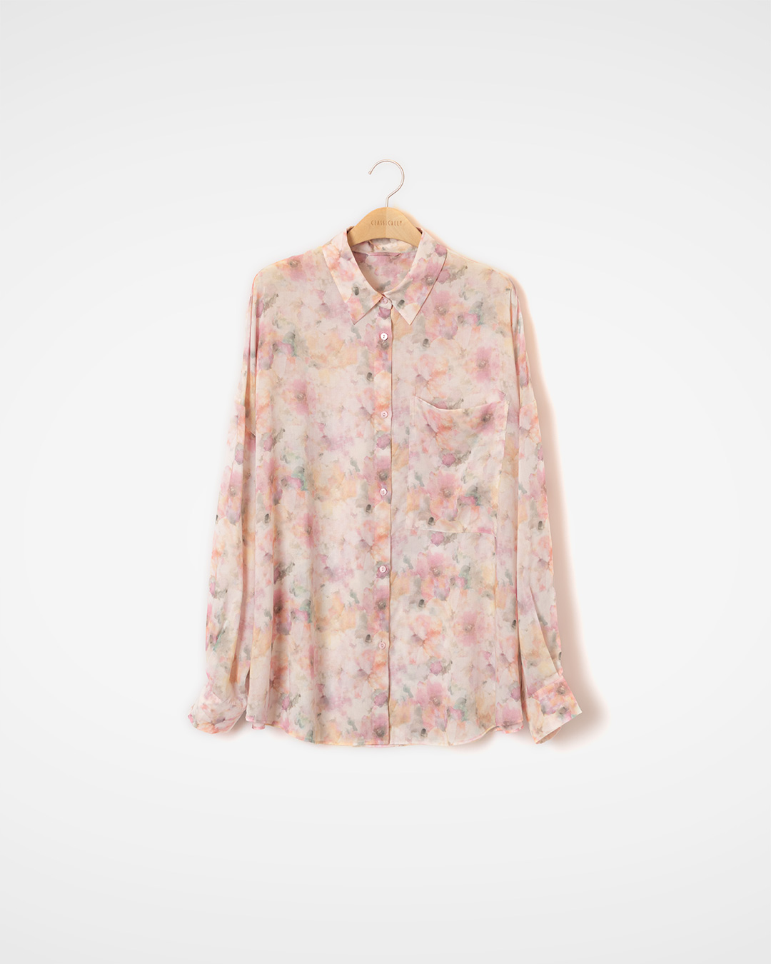 A style that leaves a vibe even when worn lightly<br> watercolor lyocell sheer shirt