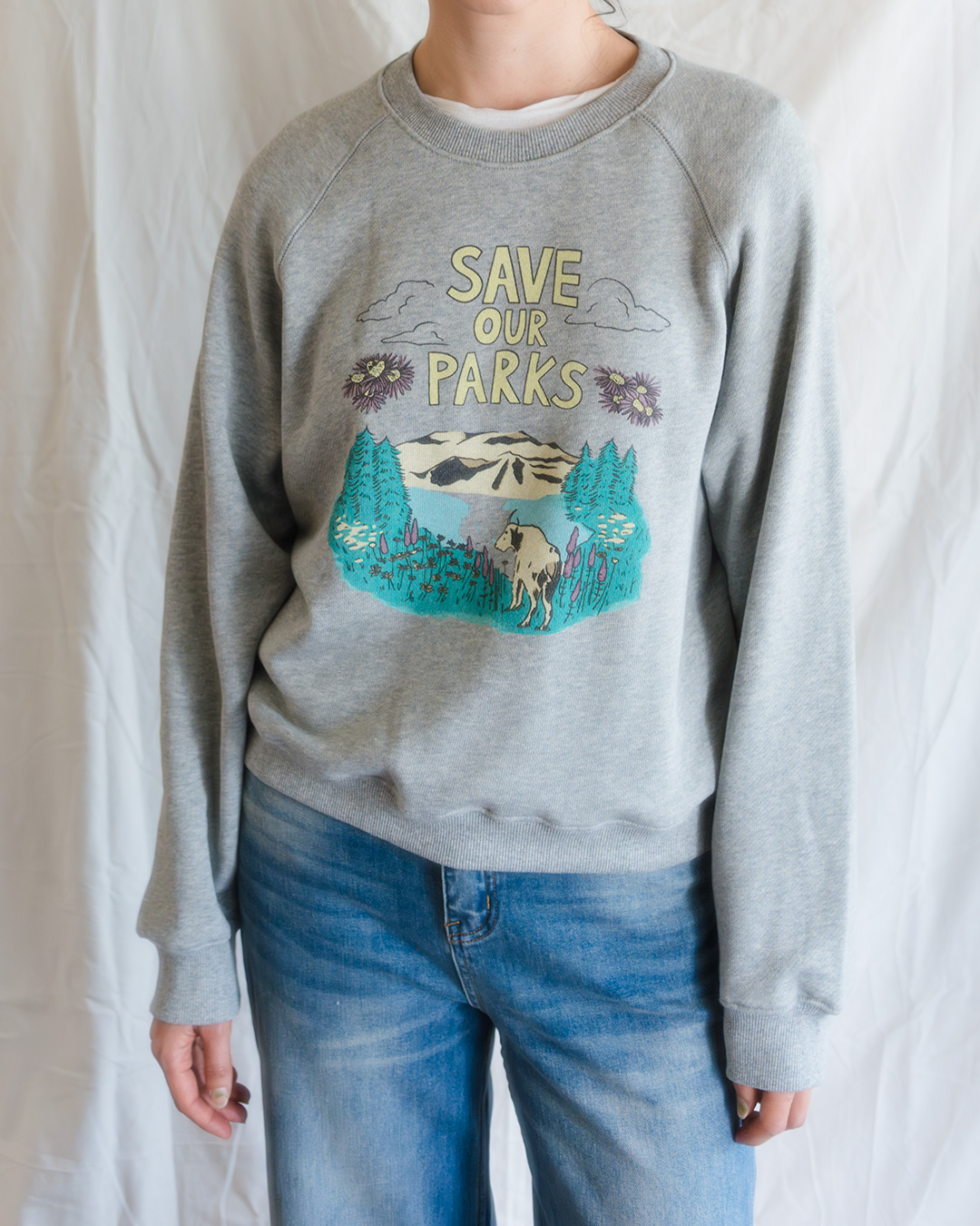 Adding gentle wit to everyday life<br> park graphic cotton sweatshirt