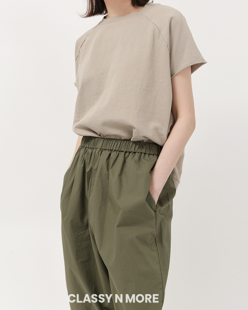 CLASSY N MORE<br> 가볍고 담백한 Summer Sweatshirt