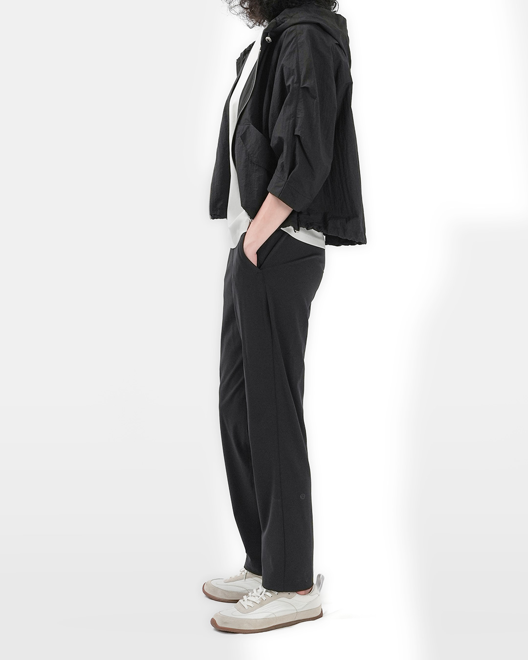 Comfortable movement, neat silhouette<br> Lycra stretch banding pants