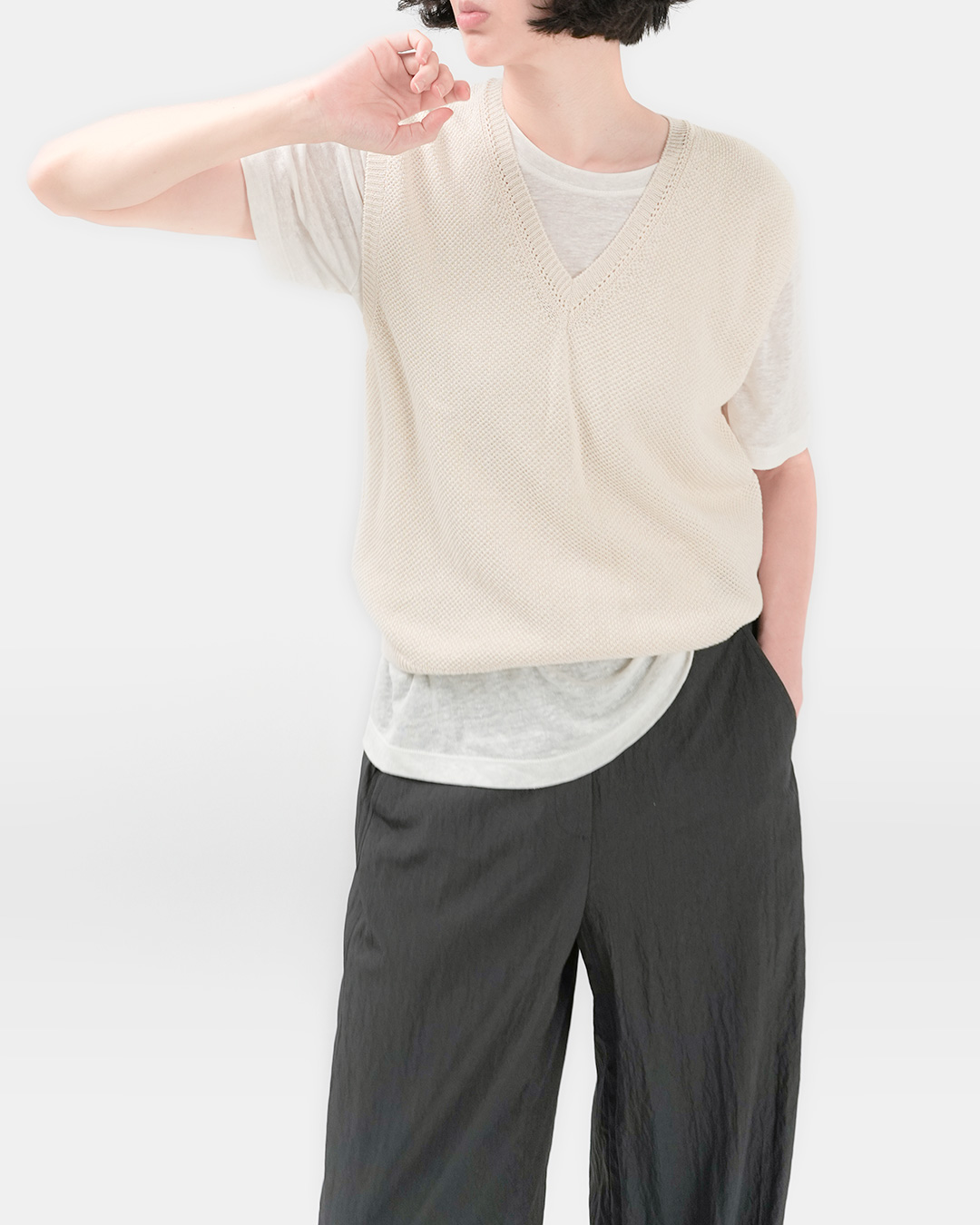 군살 잠시만요!<br> V-neck Knit Vest