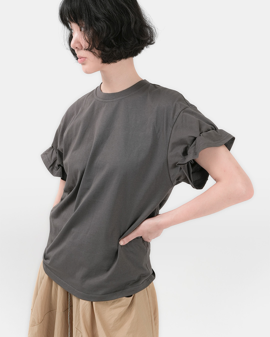 Freel 하나로 충분히 사랑스러운<br> cotton ruffle sleeve tee