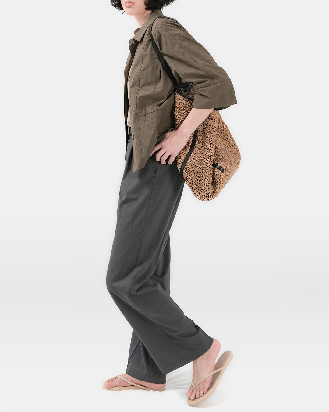 Between a comfortable shirt and a light jacket<br> stretch nylon cotton half jacket