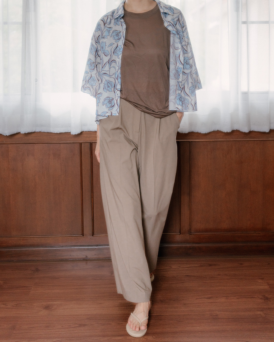 A neat straight fit that drapes beautifully<br> daily formal wide slacks