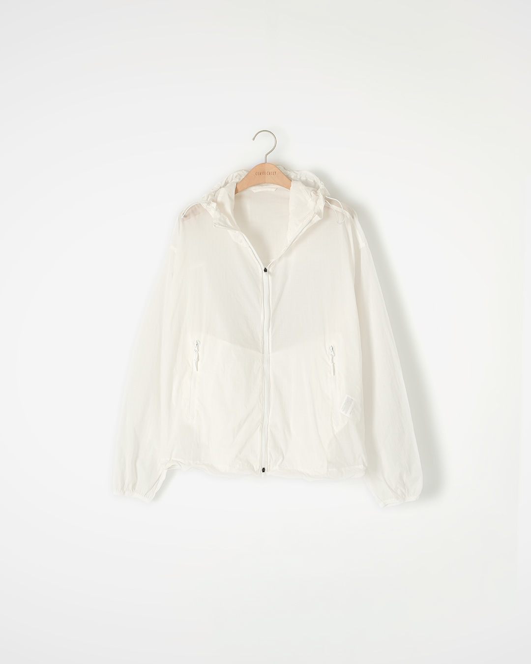 접어 넣었다가, 꺼내 입는 여름의 한 Fold<br> Sheer Nylon Wire Hooded Jumper