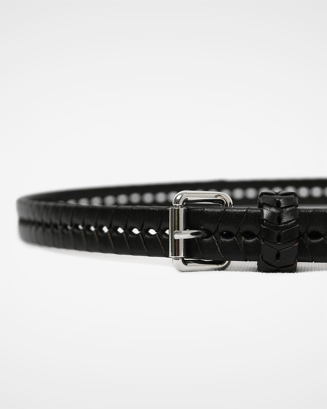 담백하게 정리되는 Black key point<br> Black Weaving Belt