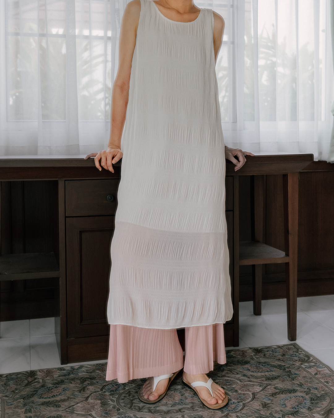 가볍게 차려입는 여름의 Dress<br> Crinkled Sleeveless Long Dress
