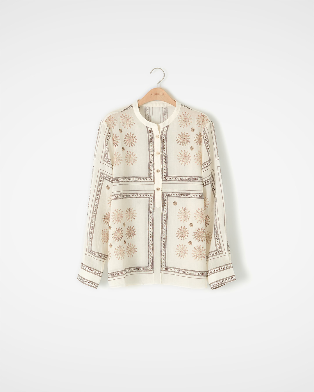 Sunshine 무늬 하나로 완성되는 여름의 여유<br> Ramie Tencel Sun Print Blouse