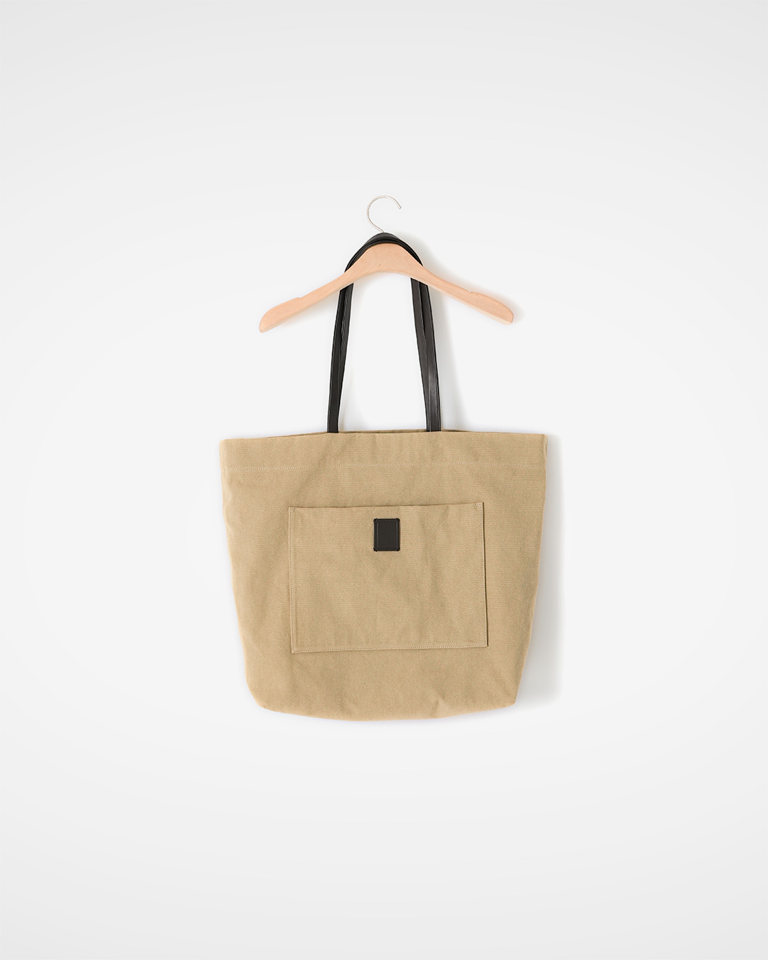 Stylish even when carried lightly<br> Everyday Canvas Big Tote
