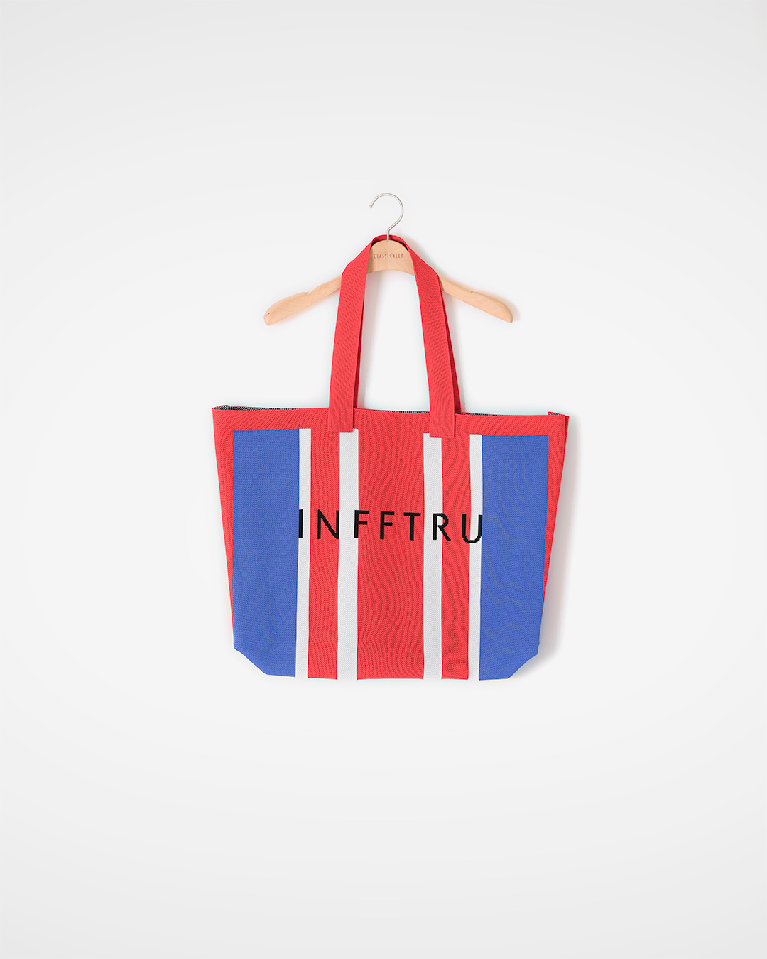 Summer 룩에 생기를 더하는<br> color block mesh tote bag