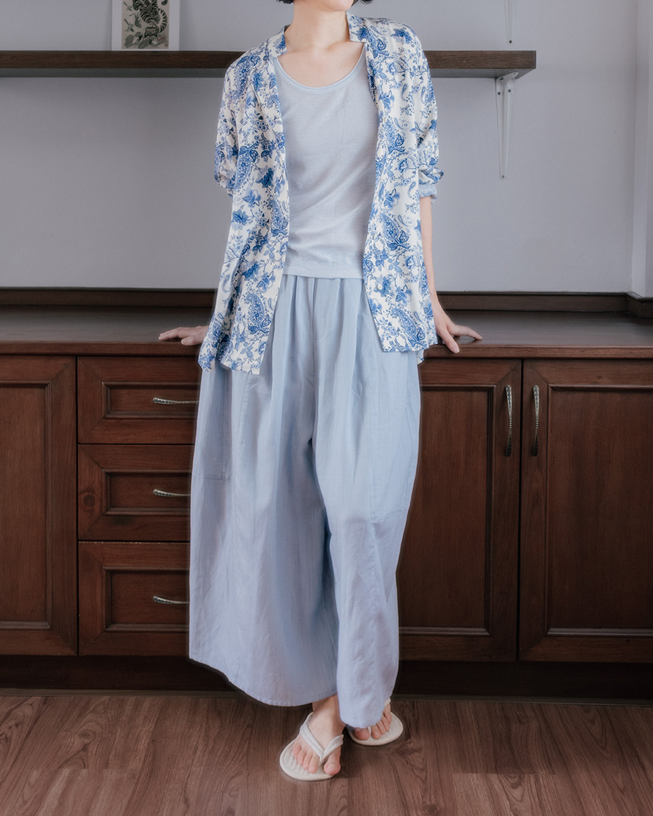 How to Wear the Relaxation of Summer<br> Airy Linen Volume Pants