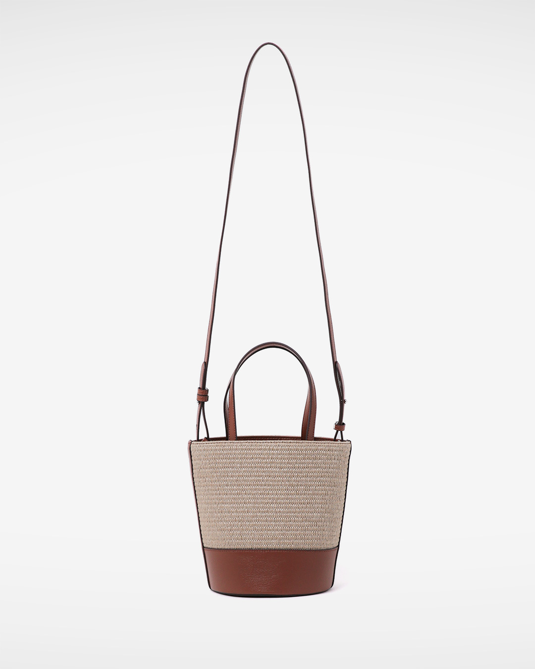 산뜻한 바람을 불어넣어 line<br> Raffia Bucket Bag