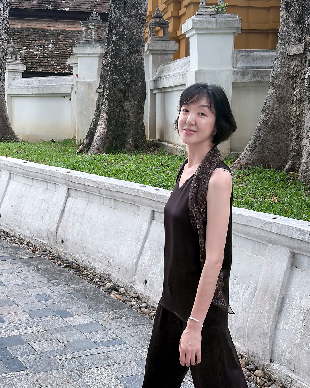 The softly shimmering elegance of summer<br> set-item satin sleeveless top
