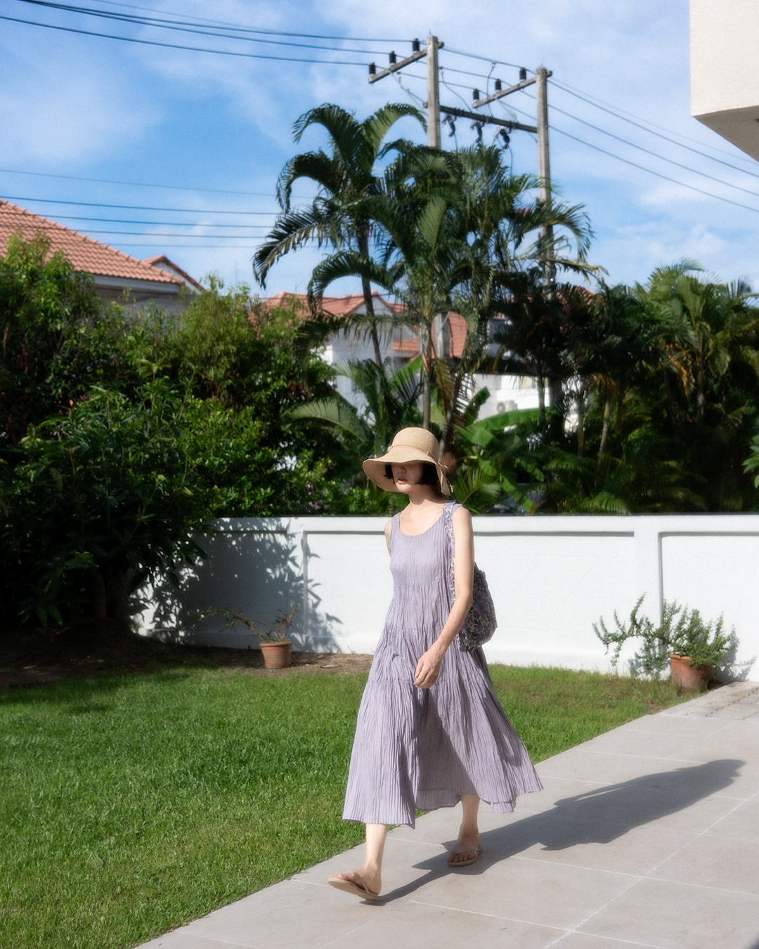 The moment the day becomes lighter<br> crinkle flow maxi dress