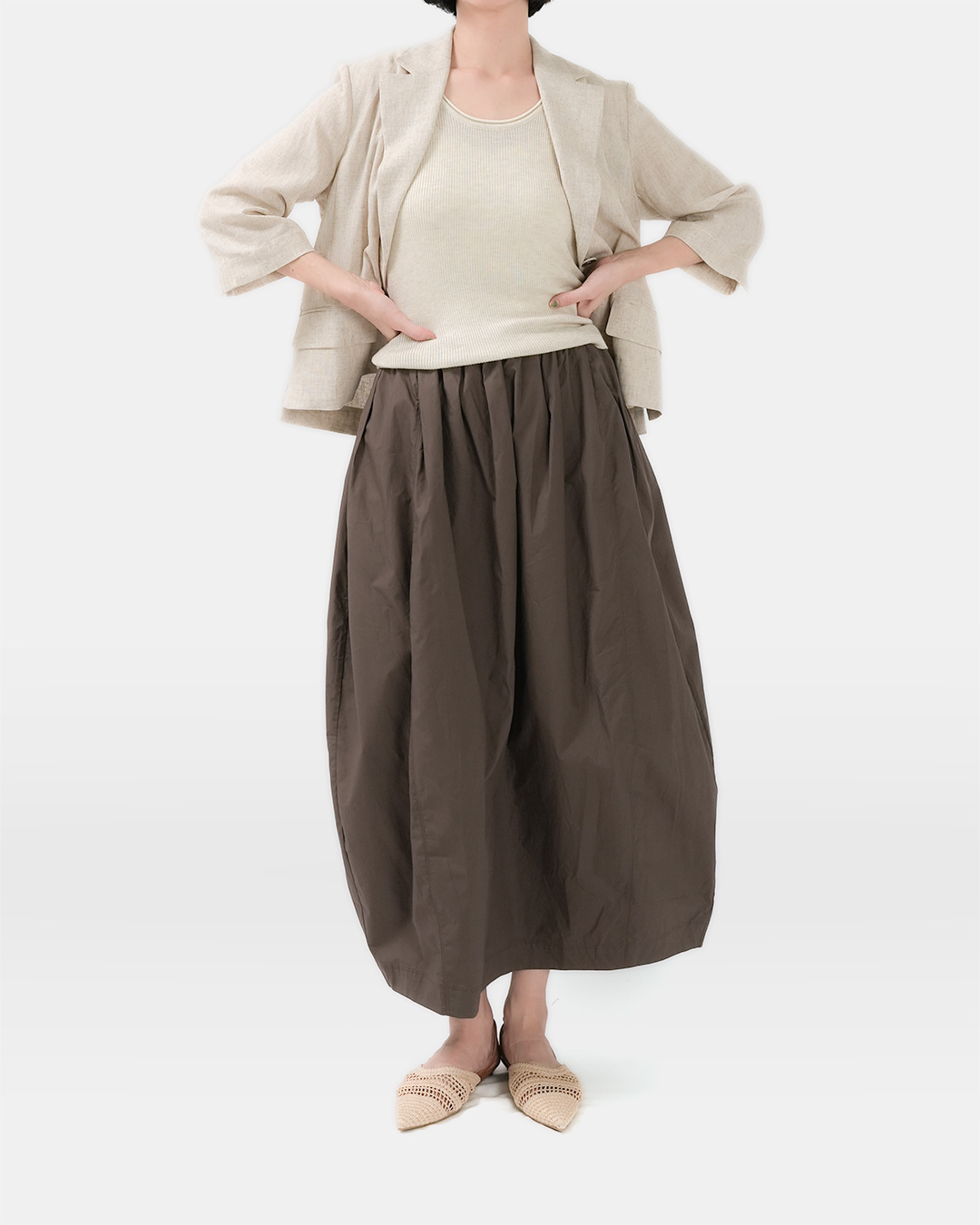 Delicate 볼륨으로 완성되는 하루의 균형<br> soft volume cotton skirt