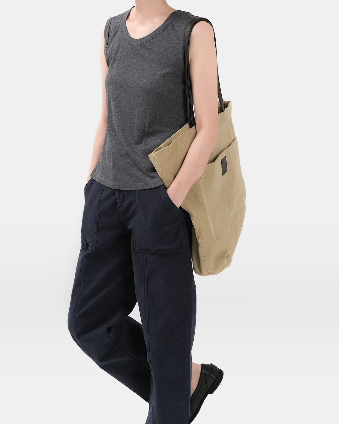 A wardrobe with great innerwear<br> Lyocell Silk Sleeveless Top