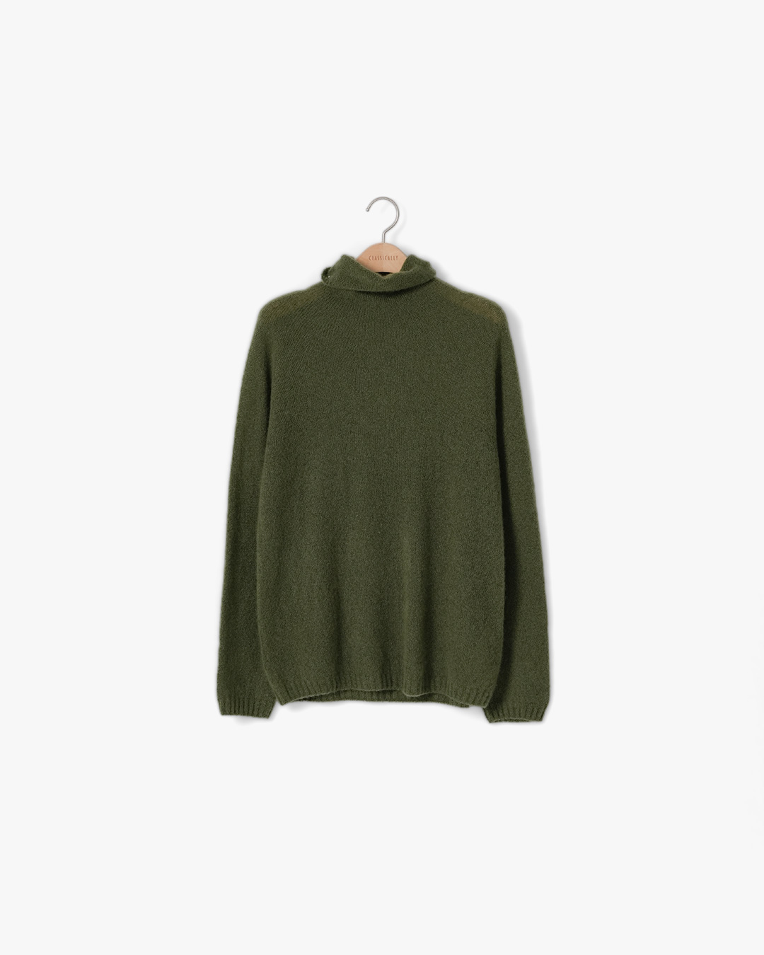 Keep your neck warm, and your impression light<br> Cashmere Silk Soft Turtleneck