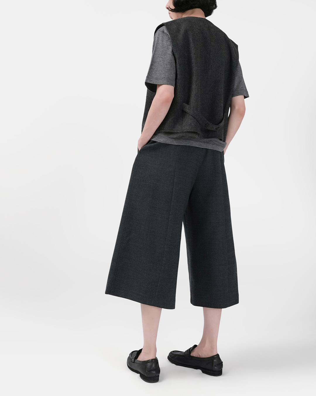 Elegant like a skirt, comfortable like pants<br> Relaxed Wide Culotte Pants