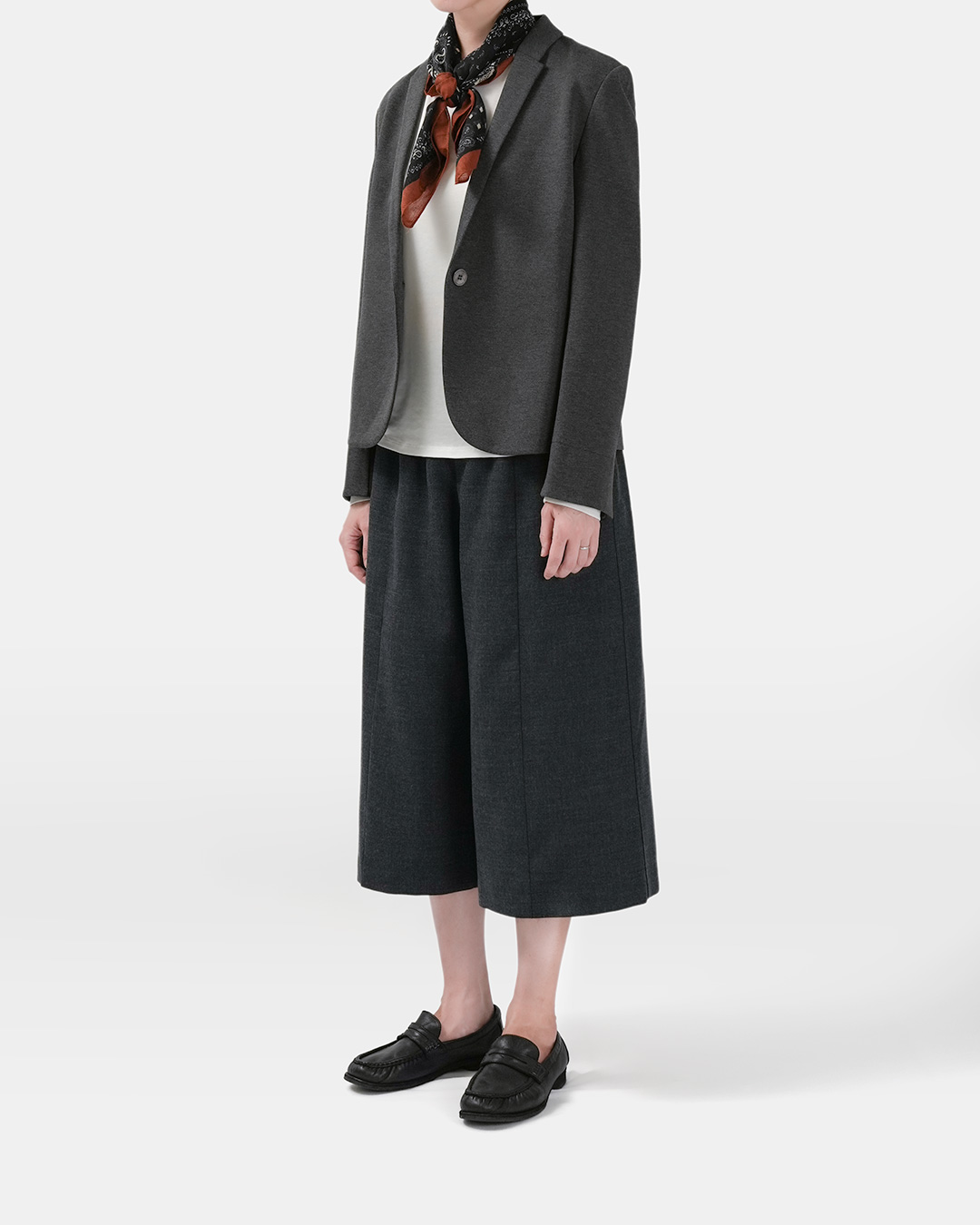 Elegant like a skirt, comfortable like pants<br> Relaxed Wide Culotte Pants