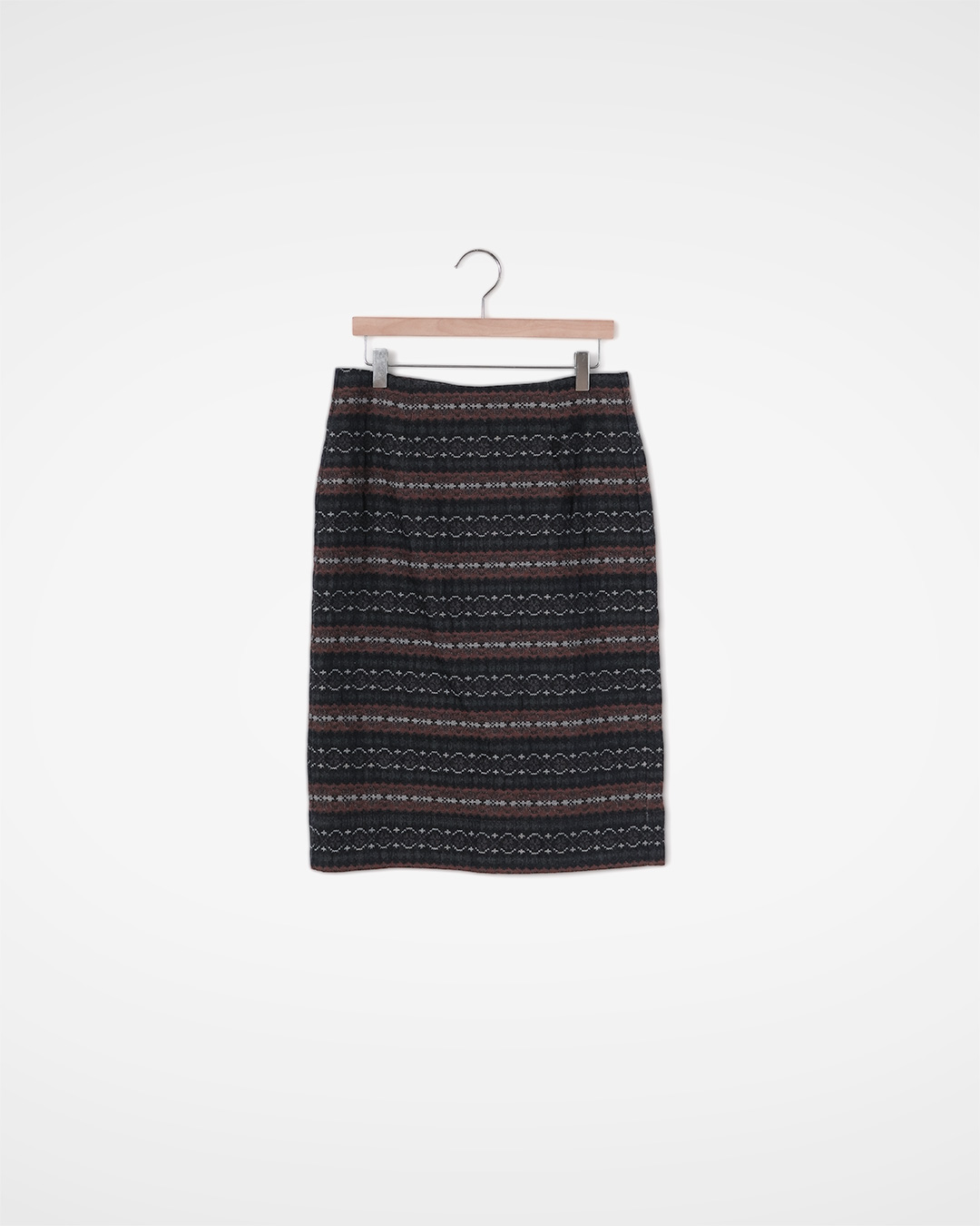 A piece of unfamiliar excitement in the knitwear I always wear<br> Multicolor Jacquard Skirt