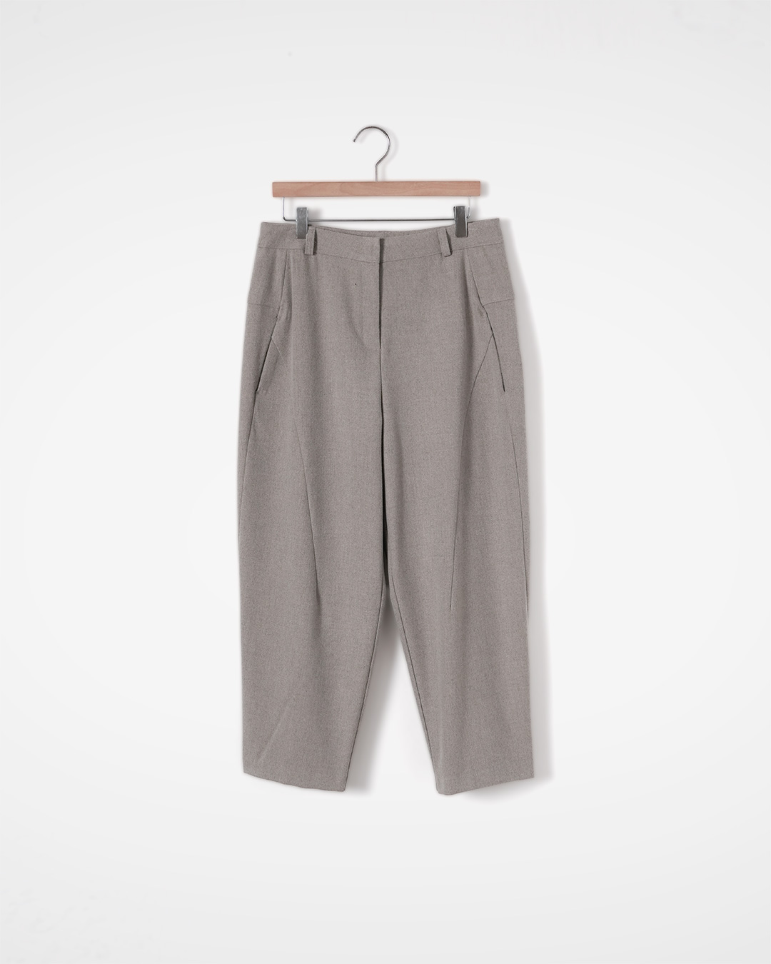 The warmth is inside<br> Brushed Cropped Tapered Pants